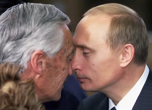 МолодежЪ творит какую-то дичь на спектакле