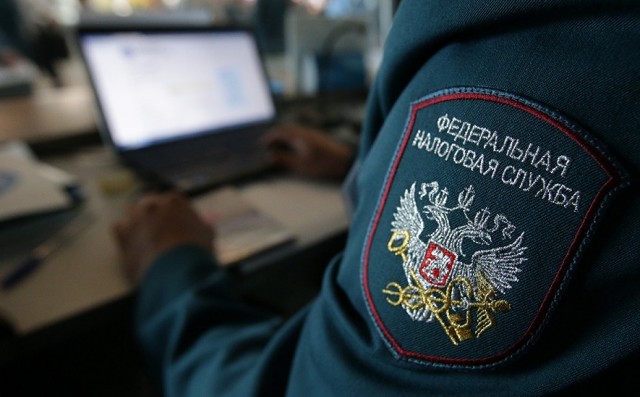 В Екатеринбурге женщина с квитанциями накричала на ребенка по домофону из-за того, что он не открыл ей дверь