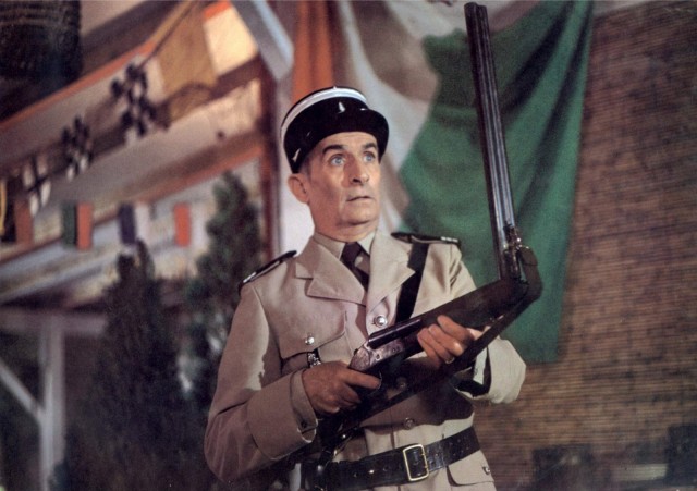 Телохранители хранили его секрет. Годами он вел двойную жизнь.