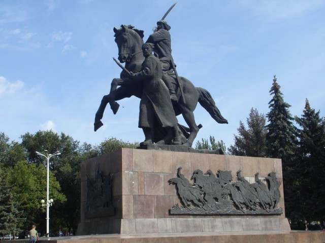 Какие прозвища дают памятникам в России
