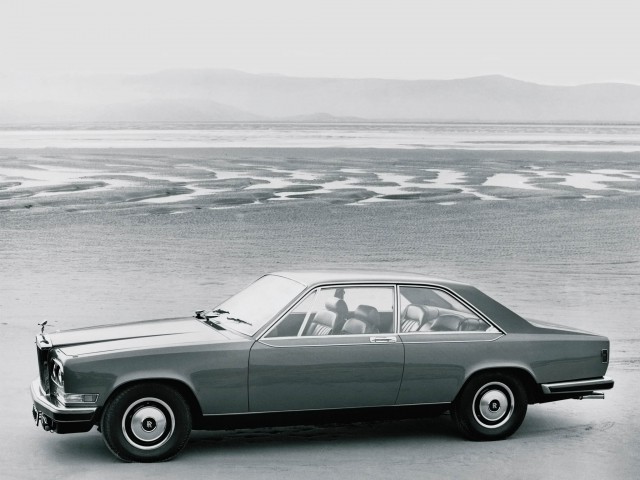 Rolls Royce Camargue.