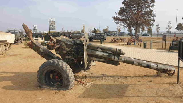 Выставка трофейной военной техники в Баку