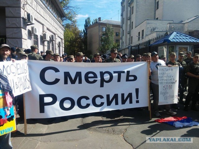 В Петербурге хотели задержать лёд, но в итоге ограничились его денацификацией