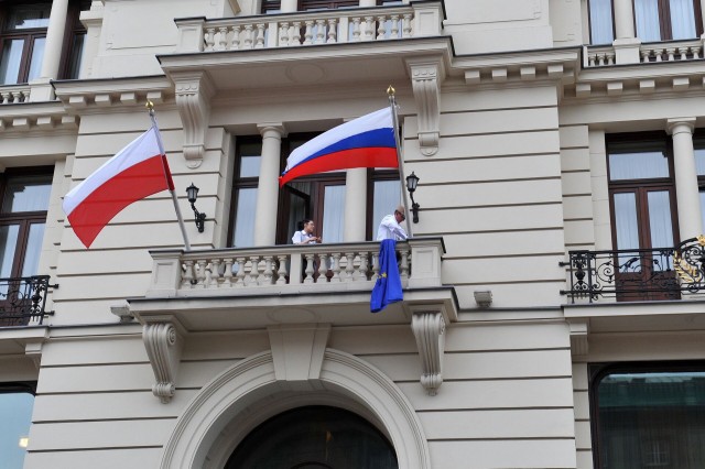 МИД Польши рекомендует своим гражданам покинуть территорию России