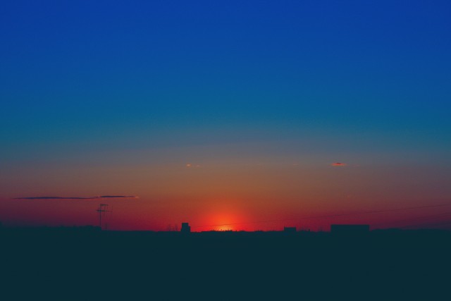 Солнце, небо и лунища