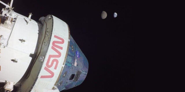 NASA показало видео с корабля Orion, входящего в атмосферу Земли на скорости 40 000 км/ч