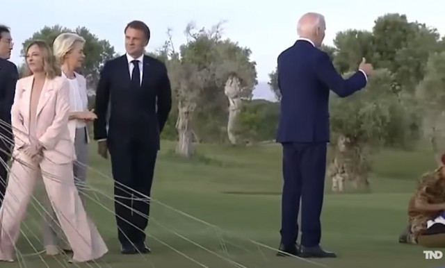 Президент США Байден помогает проводить жёсткие реформы в России