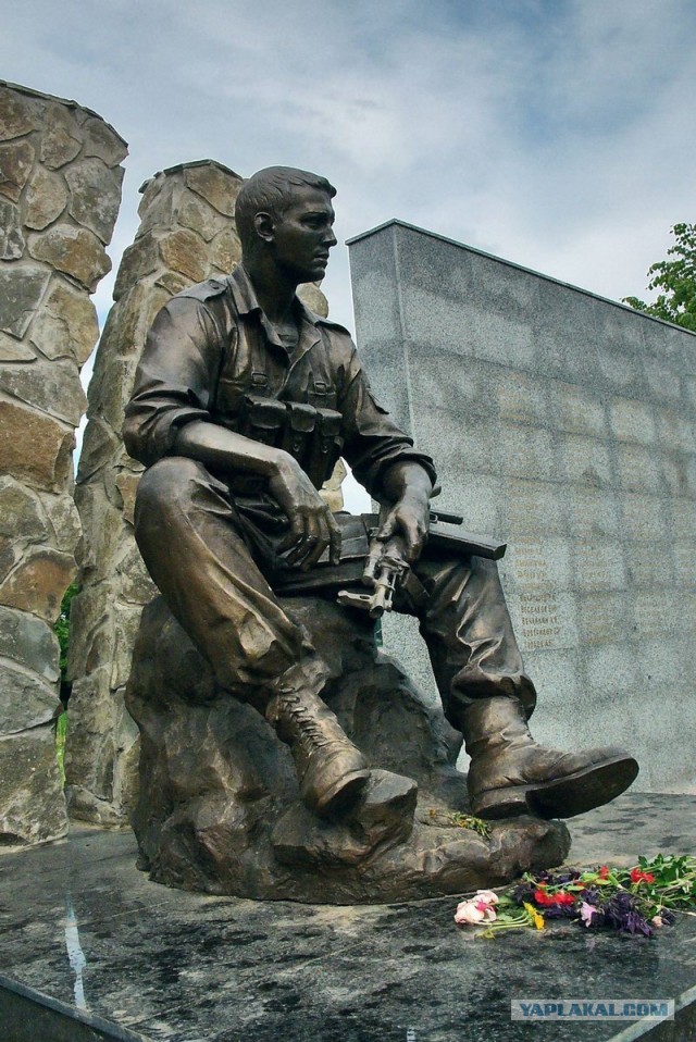 10 самых веселых памятников в России