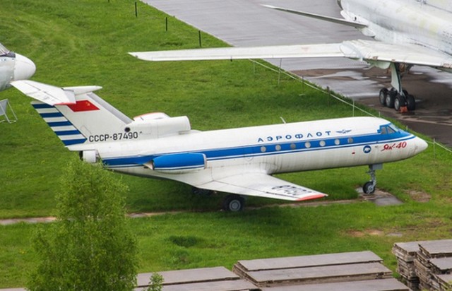 Як-40 – советский самолёт-работяга, что служит верой и правдой до сих пор