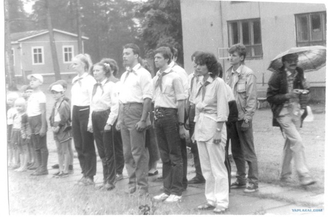 Про  девочку Катю, ячейку общества и СССР