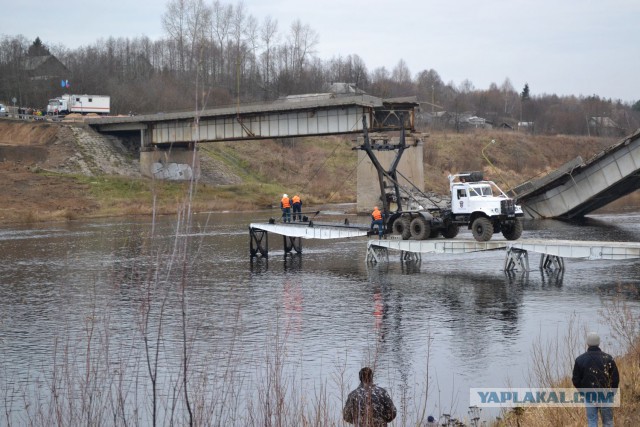 Обрушился мост в Архангельской области