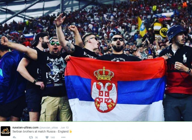Daily Mail: Российские болельщики атаковали английских фанов в Лилле, игнорируя предупреждения УЕФА