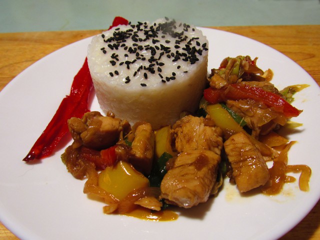 Куриное филе с овощами в азиатском стиле