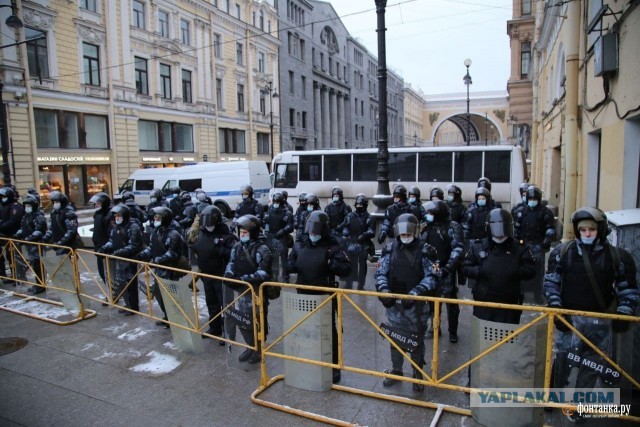 В Санкт-Петербурге сегодня на Невский проспект пускают по прописке