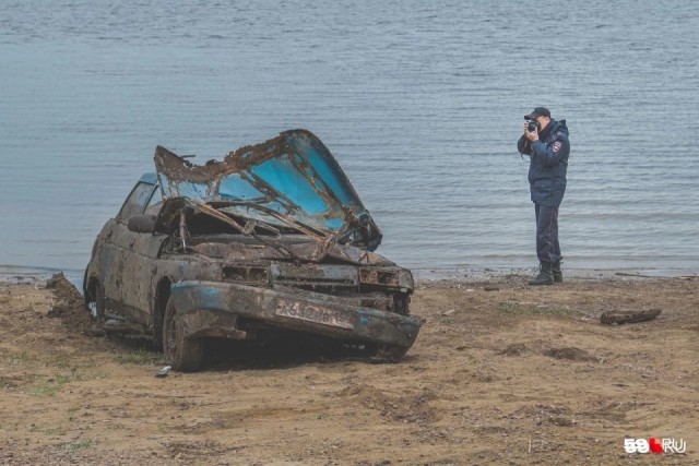 Семь лет под водой. Почему машину, утонувшую вместе с молодыми супругами, не могли поднять со дна реки с 2014 года