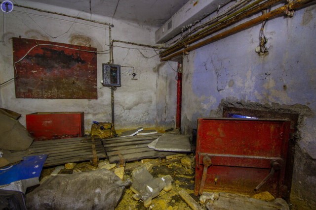 Забытое убежище закрытой кондитерской фабрики "Спутник"