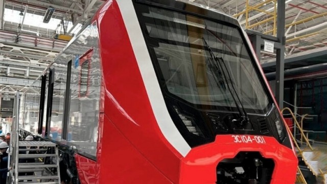 Уральский завод построил первую полностью российскую "Ласточку"