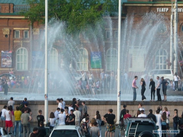 Пенное шоу на фонтанах в Иркутске