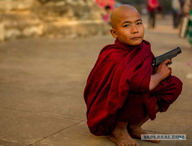 Буддистский монах обозвал докладчицу ООН "шлюхой"