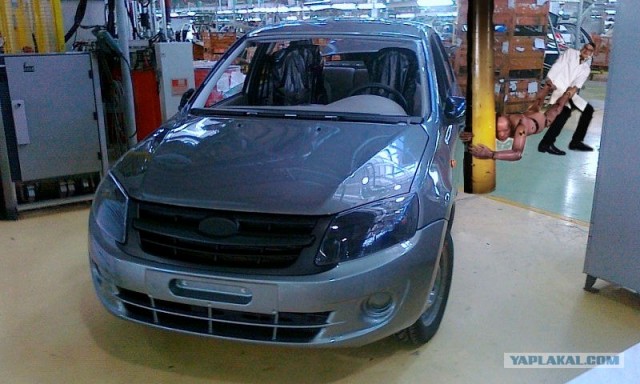 Lada Granta без камуфляжа