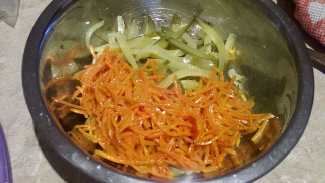 Пятничные посиделки на теплотрассе ©