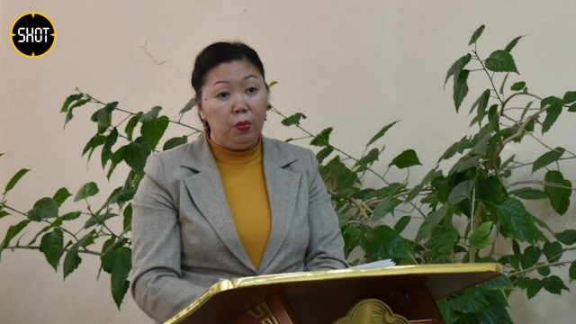 Автомобиль уполномоченной по правам детей в Тыве протаранил школьный автобус