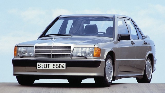 Маленький, но настоящий: как создавали Mercedes 190 и почему он стал звездой