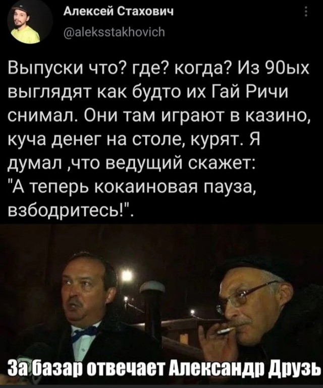 Молоденькая Александра Довгань играет без нот и подпевает себе