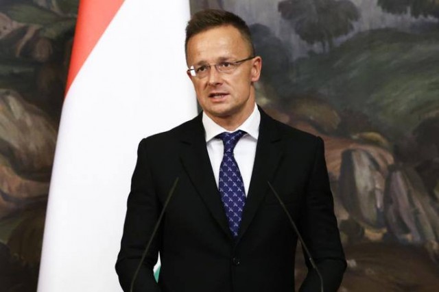 Сийярто сложил полномочия депутата парламента Венгрии