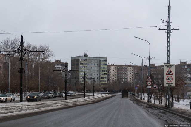 В чёрном-чёрном городе