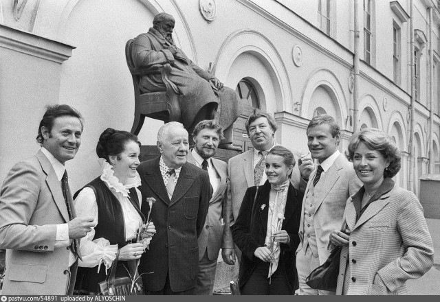 Подборка фотографий актеров, актрис и всем известных людей!