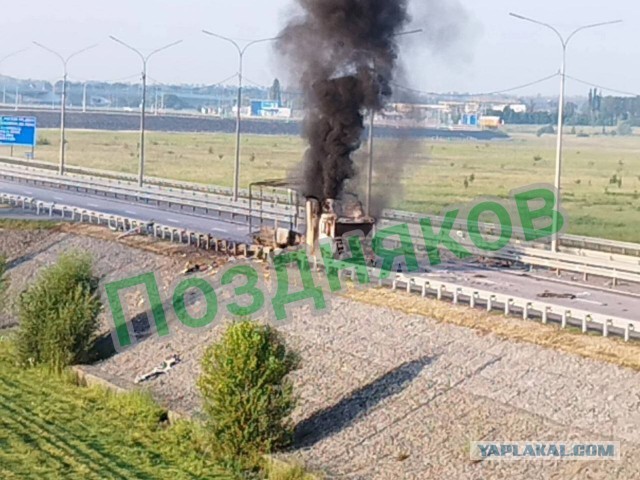 Момент нанесения удара ВКС РФ по трассе в Воронежской области