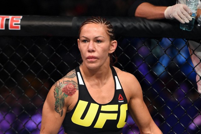 Подкаченные дамы в тренажёрном зале