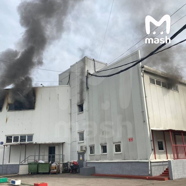 Пожар в ТК "Миллион мелочей" на улице Пришвина в московском Бибирево