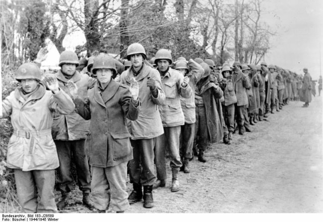 1945 год в 84 фотографиях