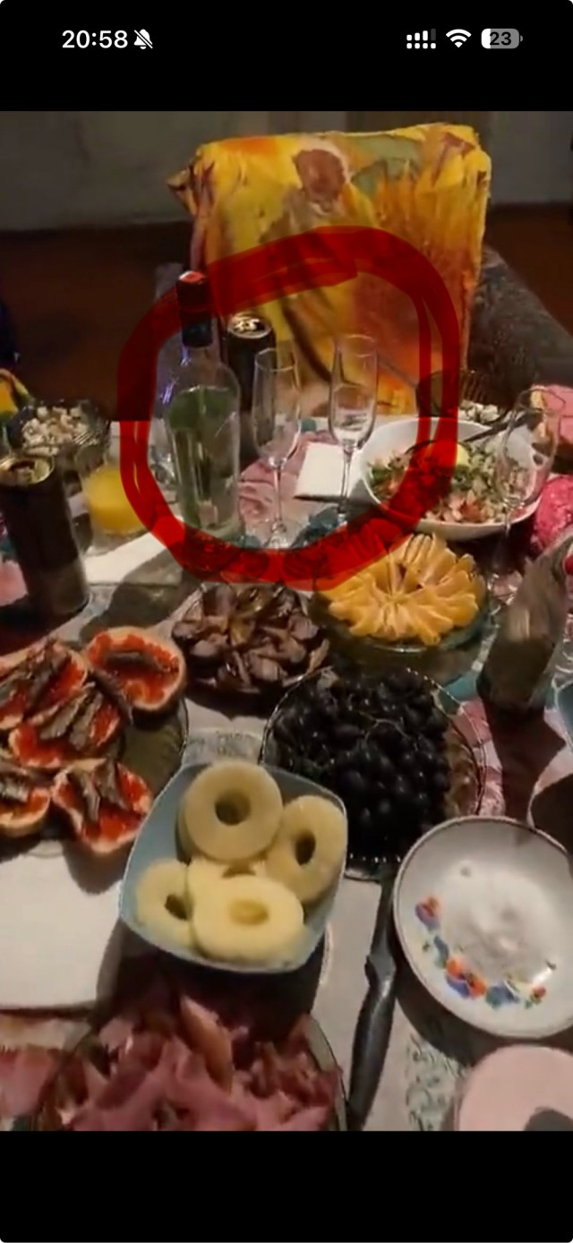 Стол накрыт