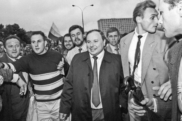 Техническая жидкость в бутылке, этикетка "не для питья" — и тысячи слепых