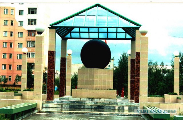 Памятники, которые иначе воспринимаются народом