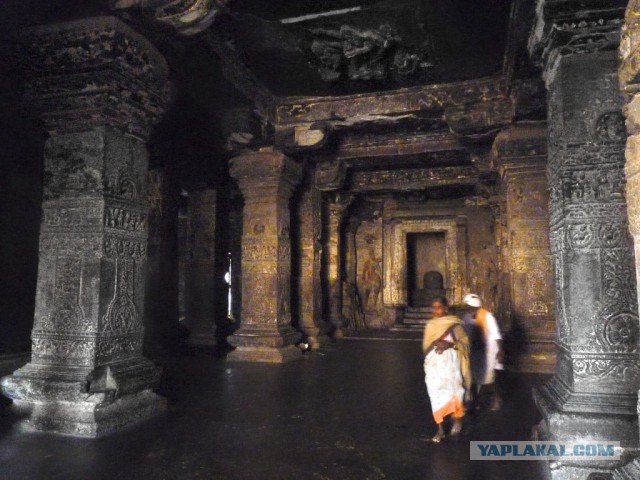 Иордания. Петра. Эль-Хазне. Новодел после приличного потопа