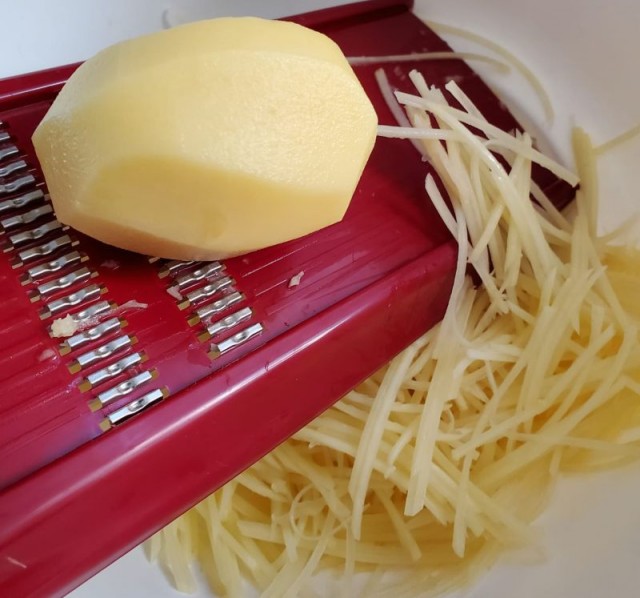 Картофельный салат по-корейски.