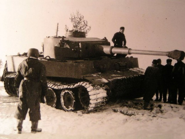 Тяжелые трофеи из места прорыва блокады Ленинграда