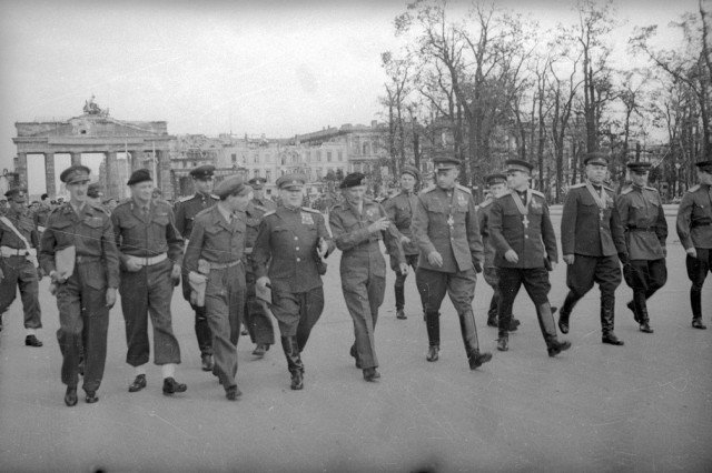 Фотограф Евгений Халдей