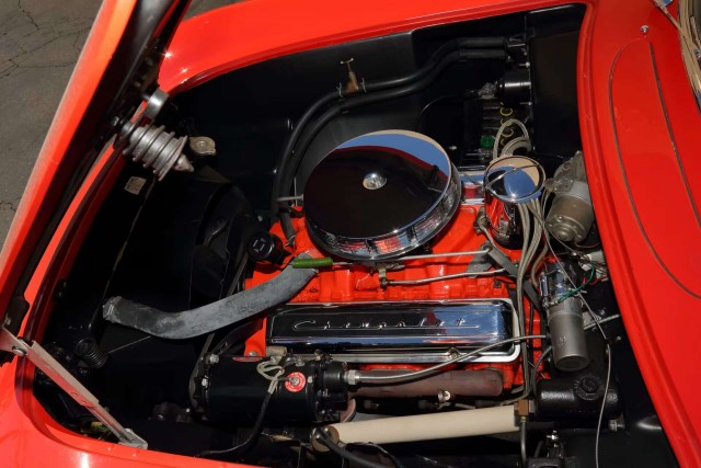 72 года Chevrolet Corvette. Немного красивых фото.