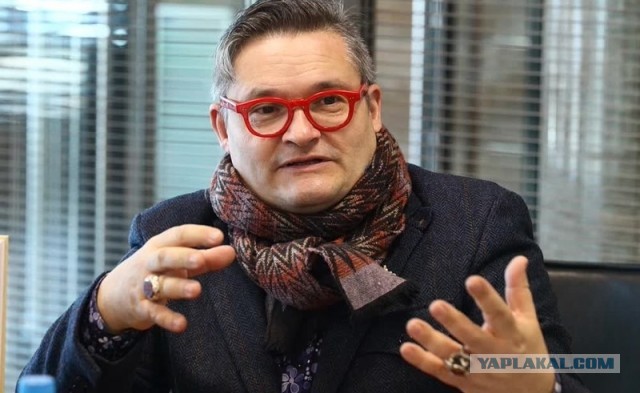 «Подходят чаще всего группой, просят «пояснить за шмот». Почему подростки избивают сверстников из-за поддельной одежды?
