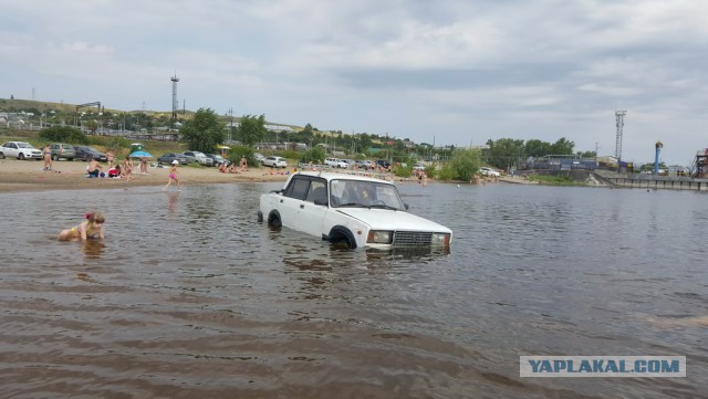 Есть на Волге утес...