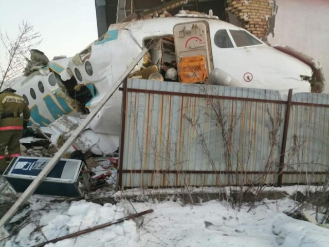 Самолет компании Bek Air разбился в Казахстане