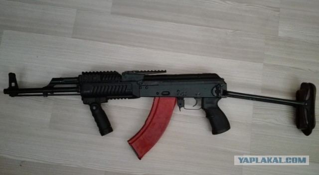 Украинцам хотят раздать стрелковое оружие для хранения дома
