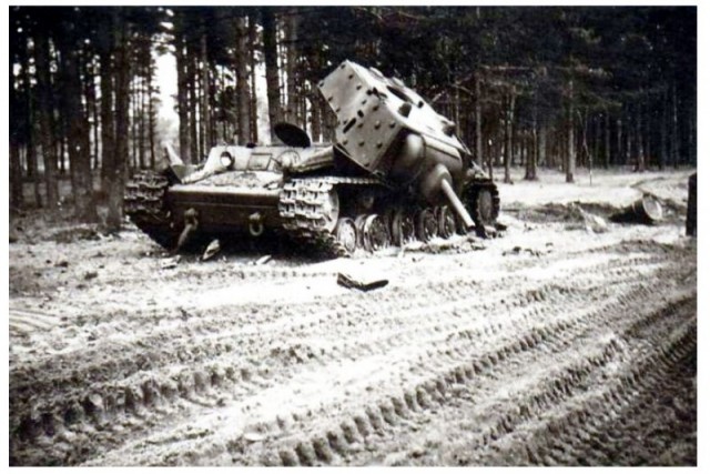 Последний бой танкиста Паливоды, Без боеприпасов и без единого шанса на прорыв, но с огромным мужеством и отвагой…1941 год