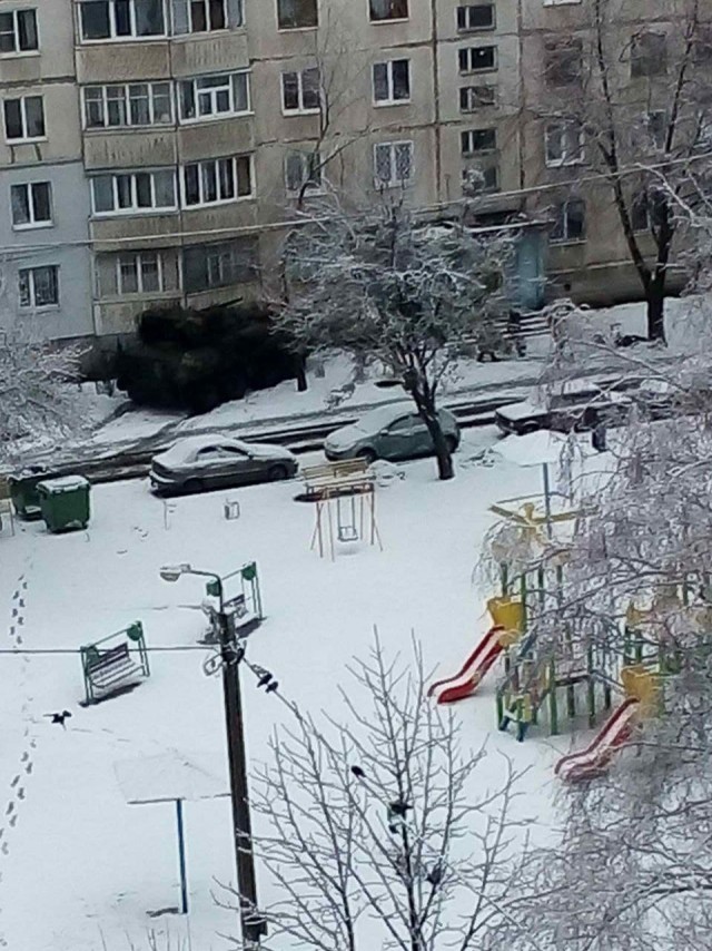 Когда защитники собрались у тебя под окнами