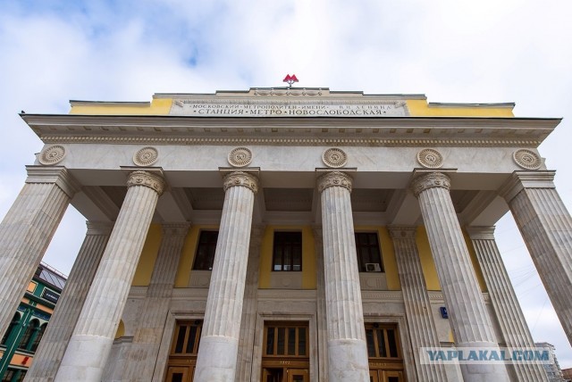 Годная реставрация. Вестибюль станции метро «Новослободская» в Москве